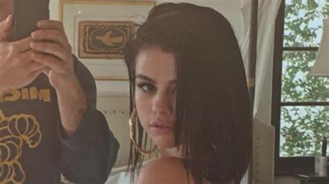 selena gomez nuda|Selena Gomez Posed Topless in the Bathtub on Instagram